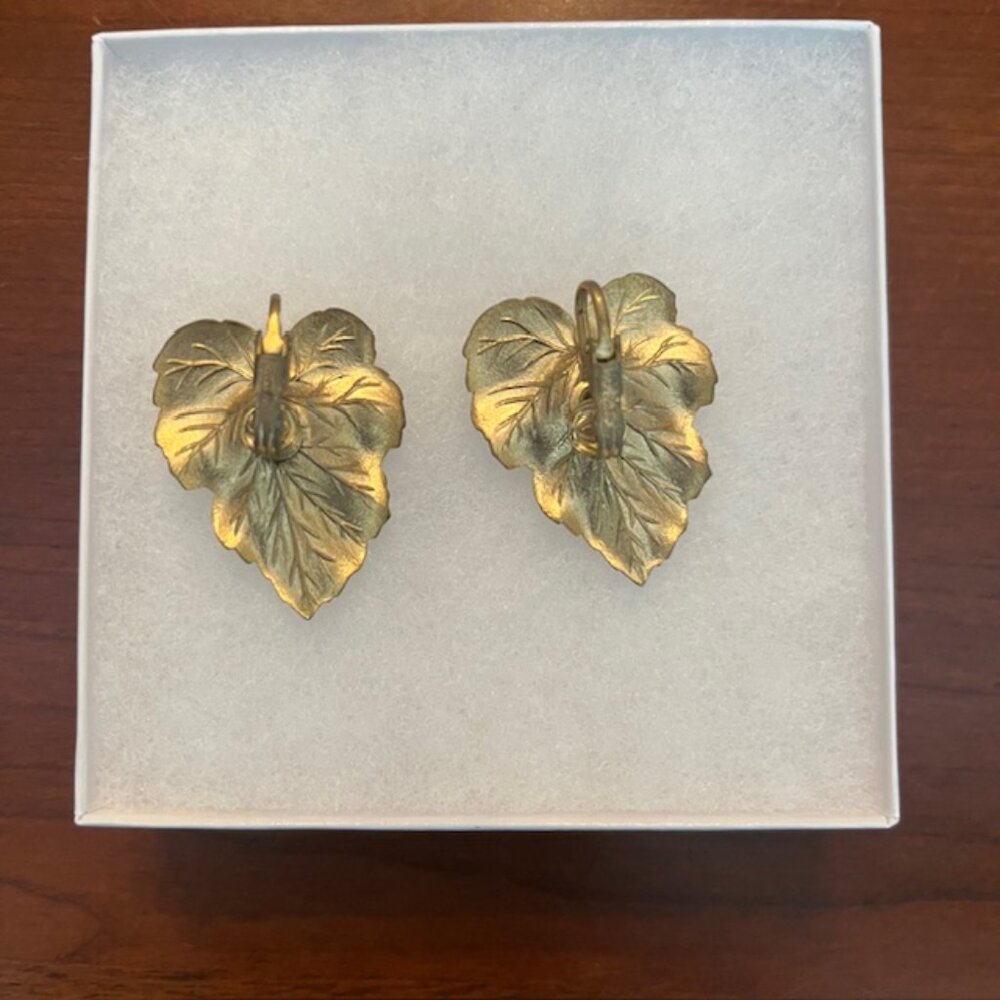 Vintage Sarah Coventry Gold Tone Faux Pearl Leaf Brooches and Earrings - Picture 5 of 8